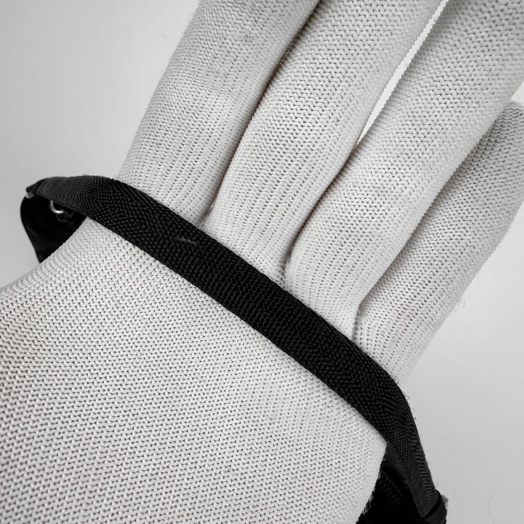 【美品】PRADA プラダ アクセサリーポーチ ハンドバッグ 肩掛け 黒 白タグ