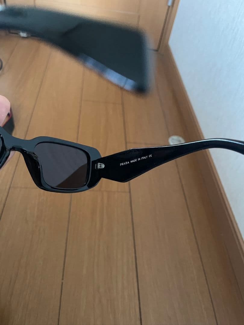 PRADA スクウェア型 サングラス