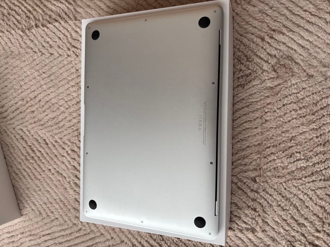 美品　MacBook Air M1 シルバー