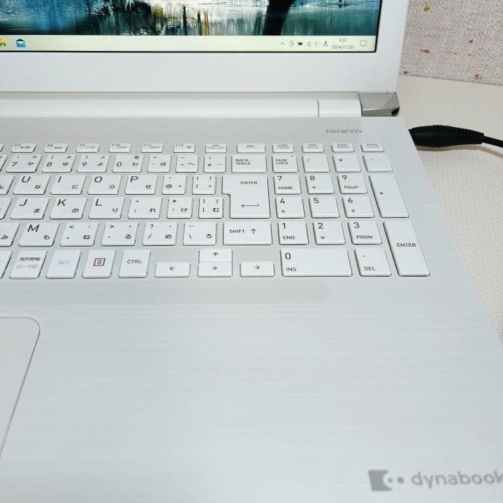 かわいいホワイト✨人気の東芝ノートパソコン｜爆速SSD512GB｜カメラ付き