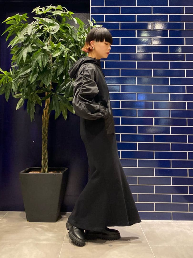 LASUD 異素材ギャザースリーブマーメイドワンピース　フード付き