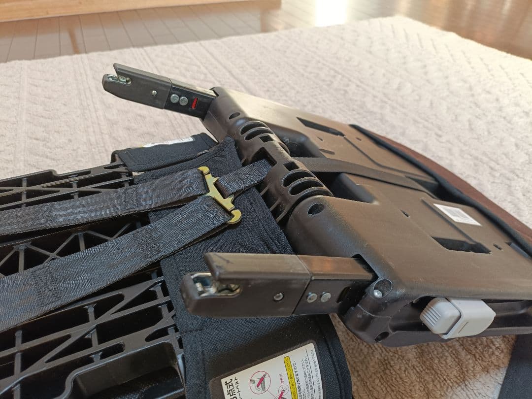 日本育児 トラベルベスト EC Fix ISOFIX ジュニアシート