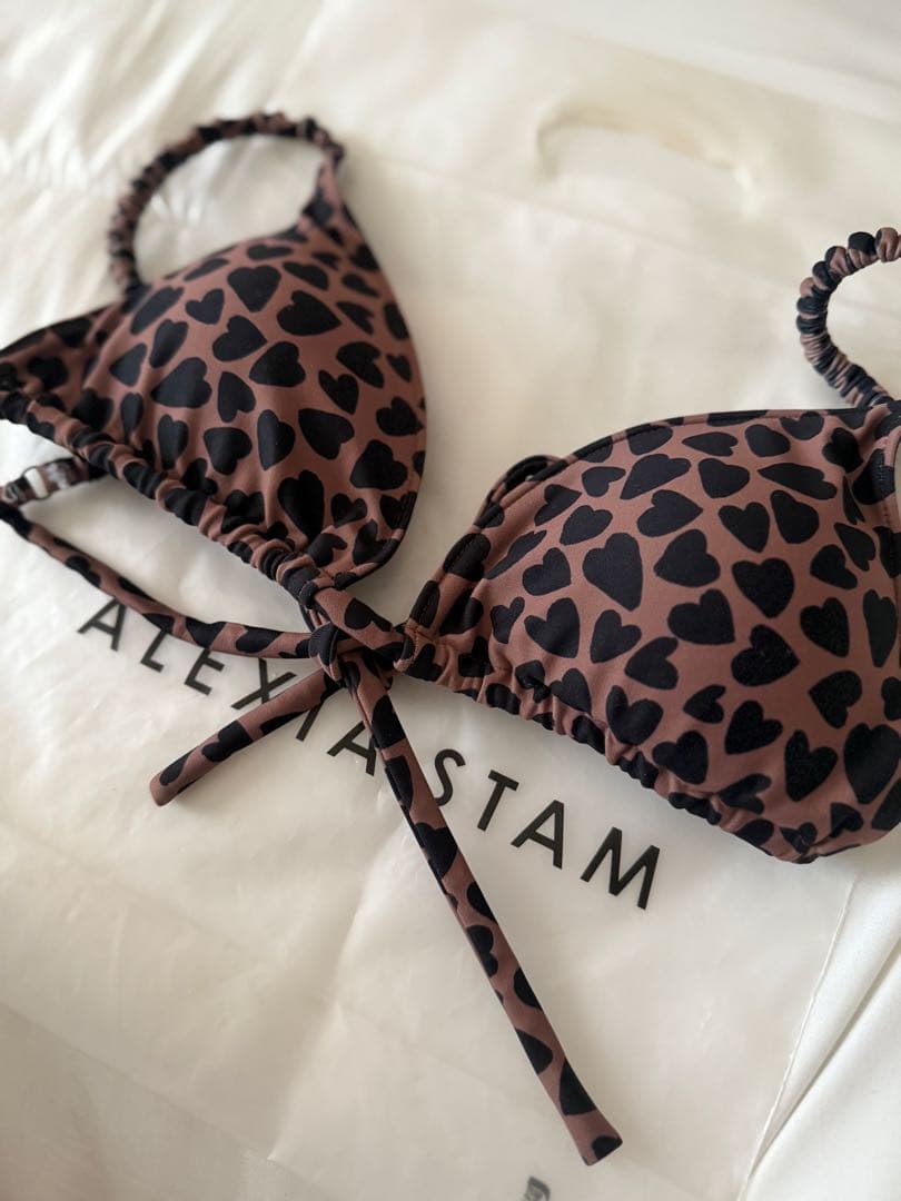 水着・ラッシュガード alexia stam Madeline Love actually