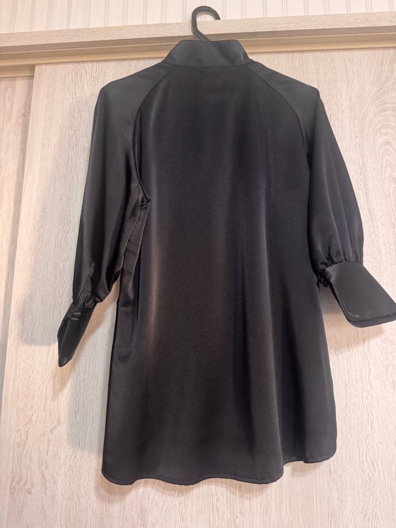 ぐ*み様 iconology 花を着るブラウス 鈴蘭