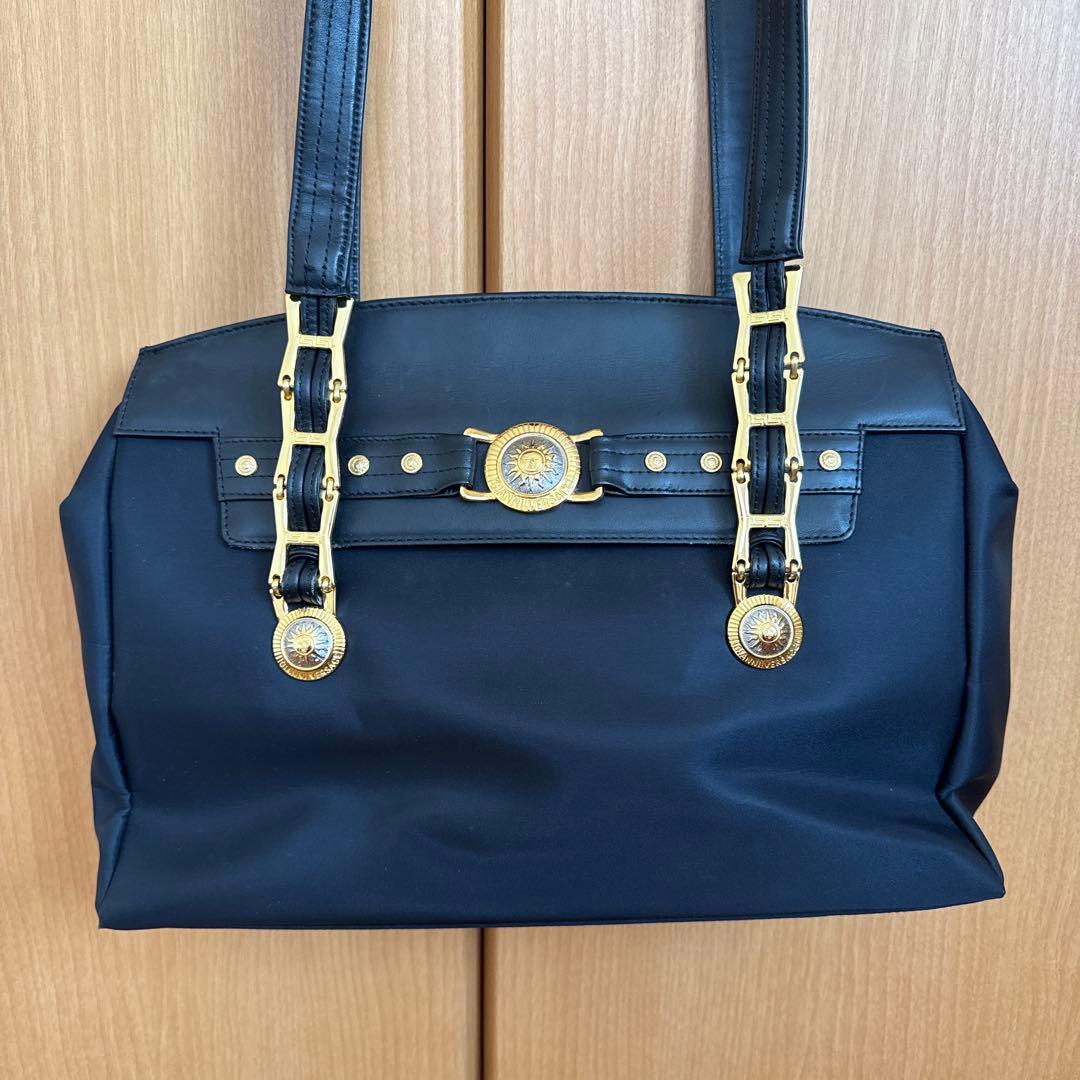 ベルサーチ　レア　バッグと巾着袋　人気　値下げしました