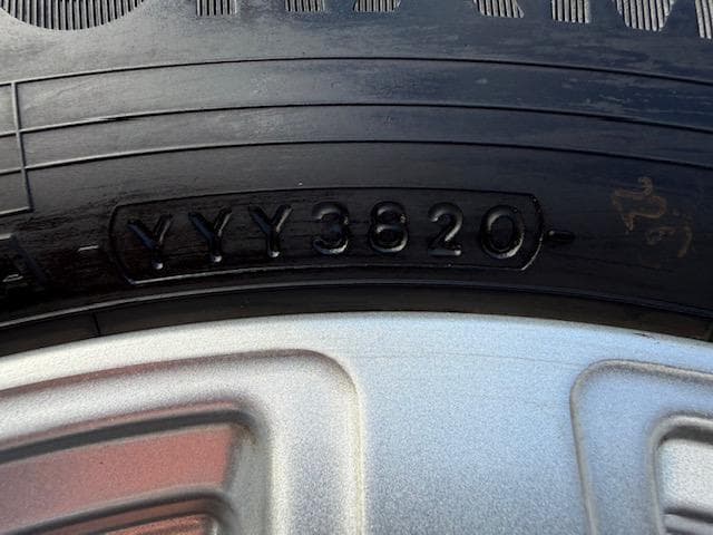 ヤリスクロス C28 セレナ スタッドレスセット 205/65R16 2020年