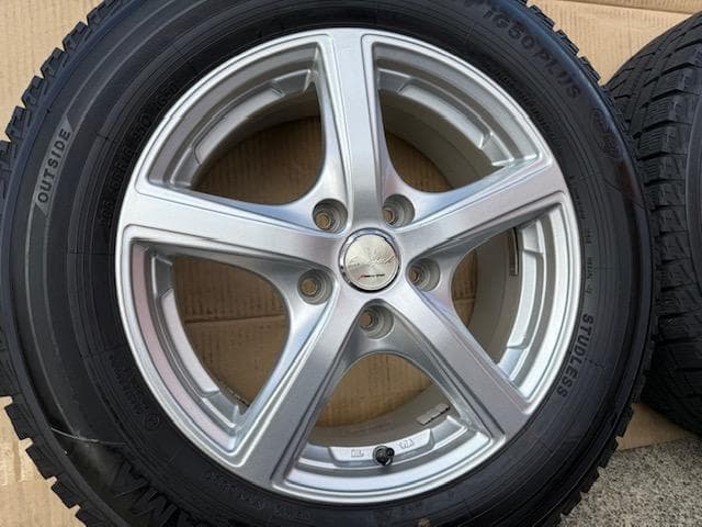 ヤリスクロス C28 セレナ スタッドレスセット 205/65R16 2020年