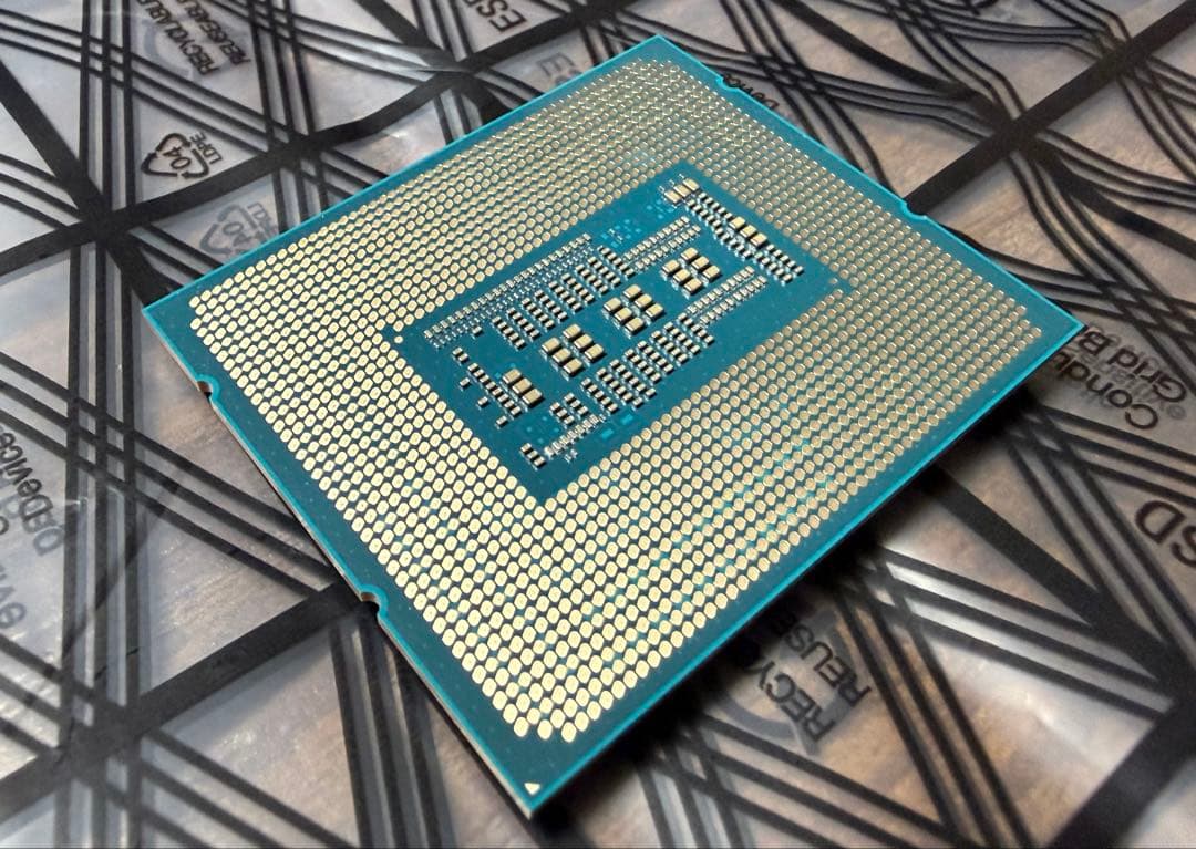 ⭐️動作良好 Intel Core i7-13700K 第13世代 LGA1700