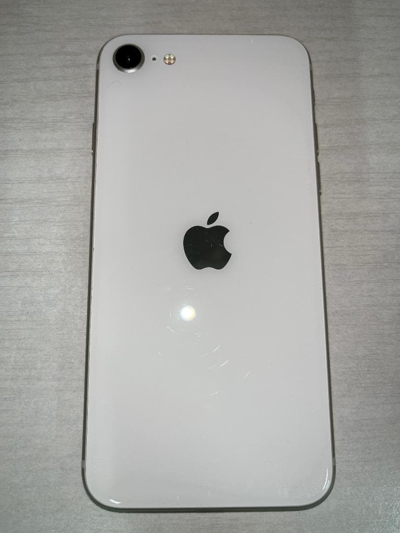 り*。様 Apple iPhone SE 第3世代 64GB