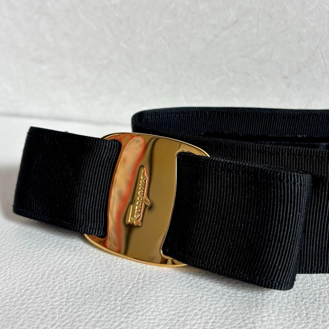 【美品】【フェラガモ】ヴァラ リボン ベルト ゴールド金具 黒 ブラック