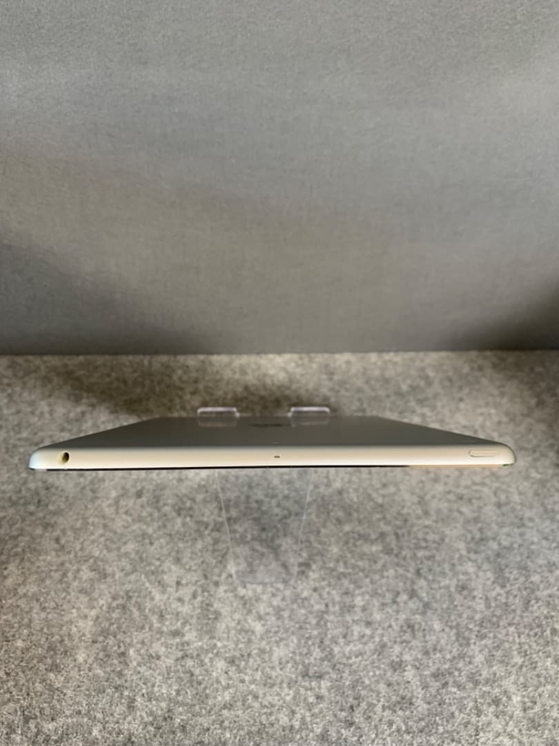 美品 国内版 iPad Air 9.7インチ 32GB Wi-Fi版 シルバー色