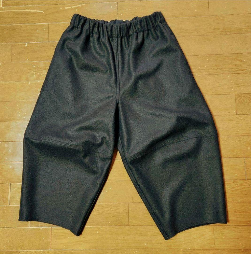 さとバルーンパンツ　圧縮ウール黒