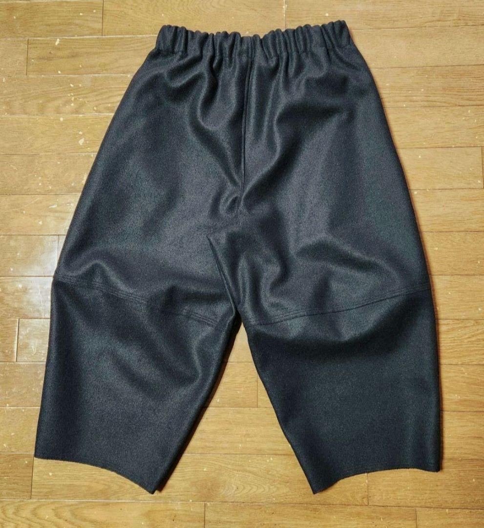 さとバルーンパンツ　圧縮ウール黒