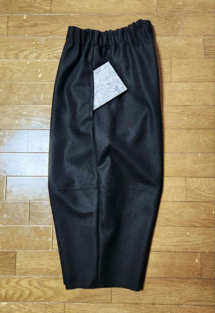 さとバルーンパンツ　圧縮ウール黒