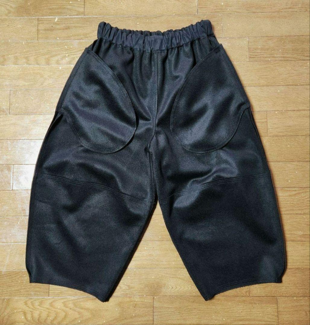 さとバルーンパンツ　圧縮ウール黒