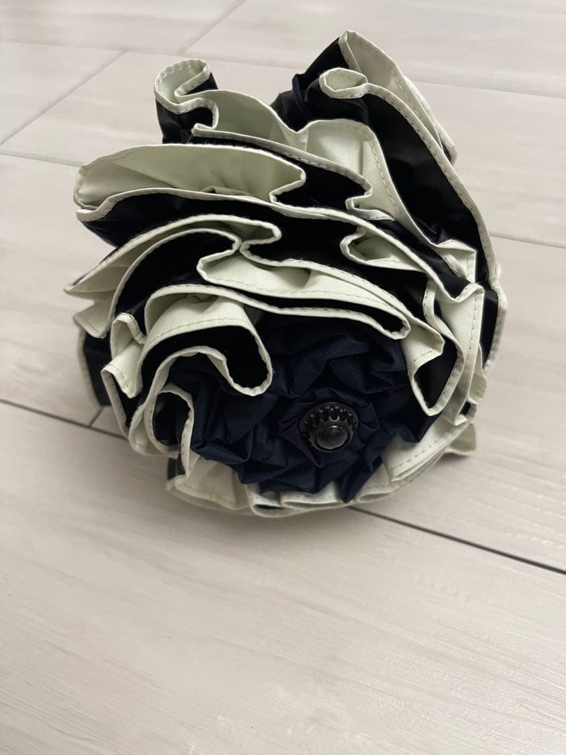 美品　未使用品　芦屋ロサブラン ネイビー 折りたたみ日傘 フリル付き