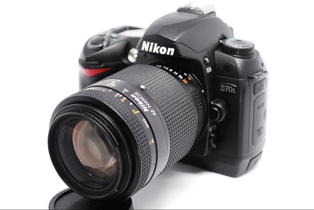 希少CCDセンサー搭載✨深みのある発色✨Nikon D70s✨一眼レフカメラ