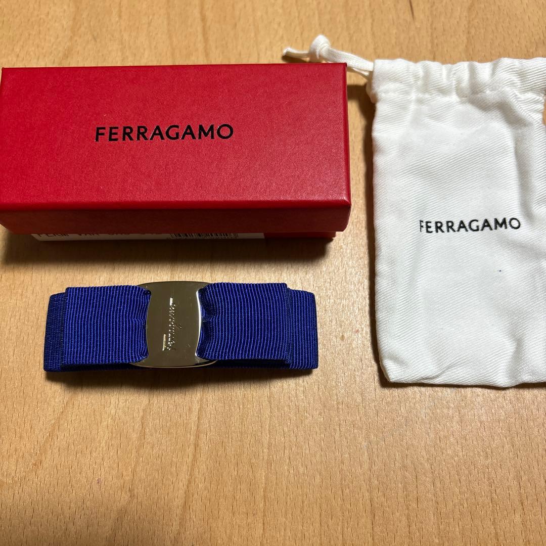 新品未使用　フェラガモ バレッタ　ブルー　FERRAGAMO