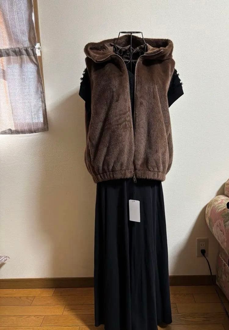 【ATELIER BRUGGE】シャーリングファーフーデッドベスト　2025