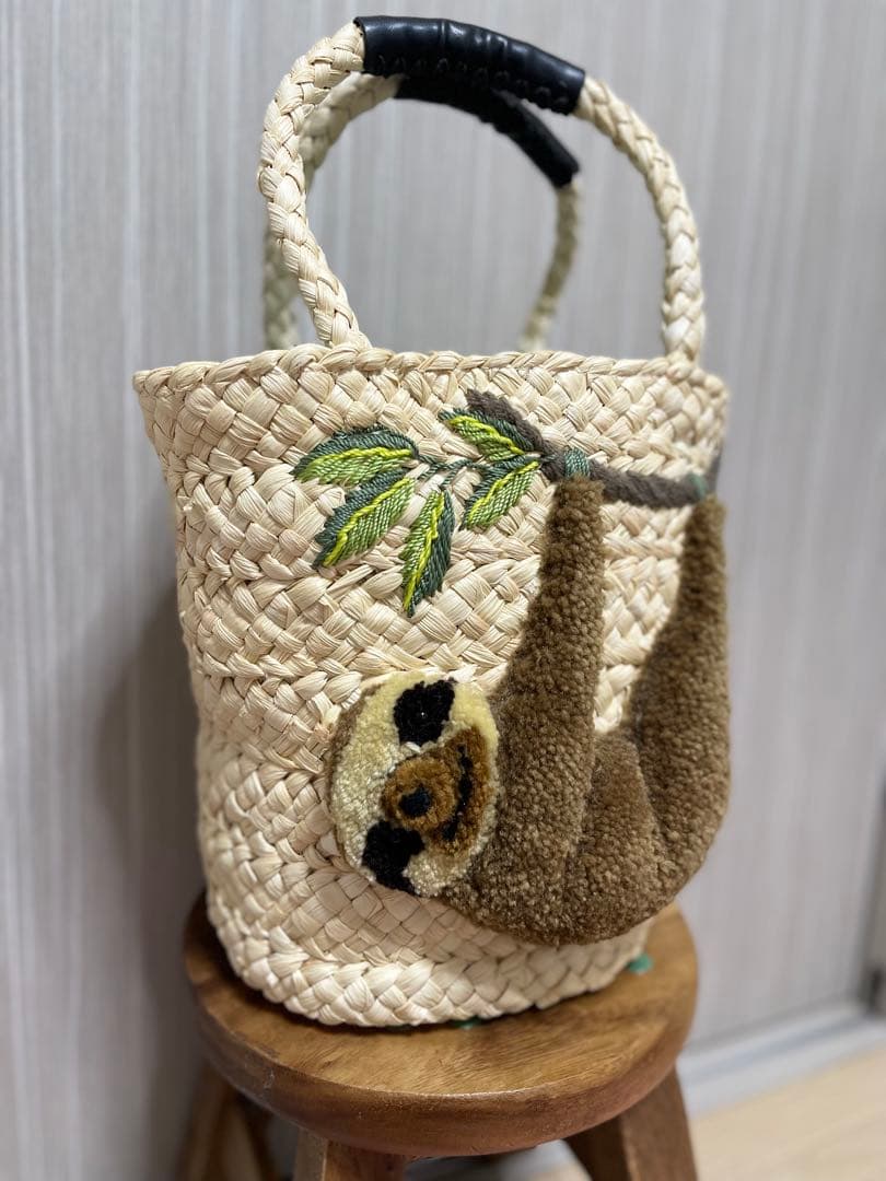 イアパピヨネ かごバッグ ナマケモノ