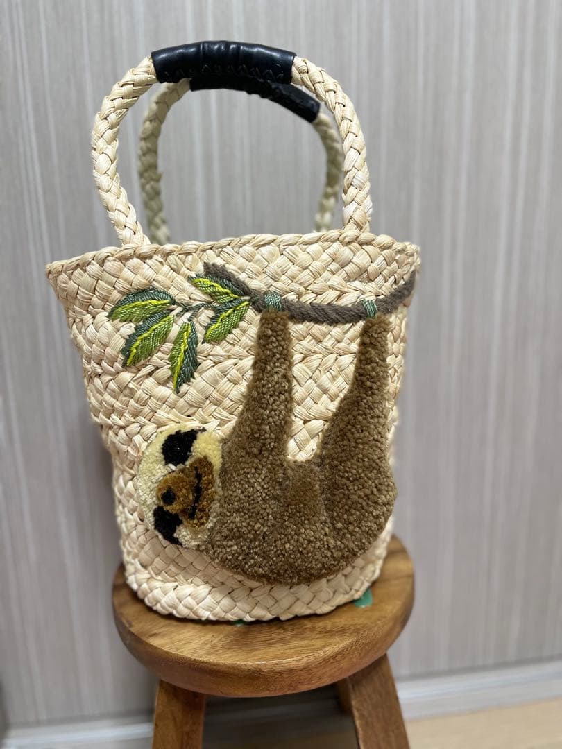 イアパピヨネ かごバッグ ナマケモノ
