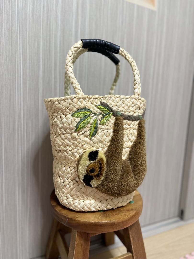 イアパピヨネ かごバッグ ナマケモノ