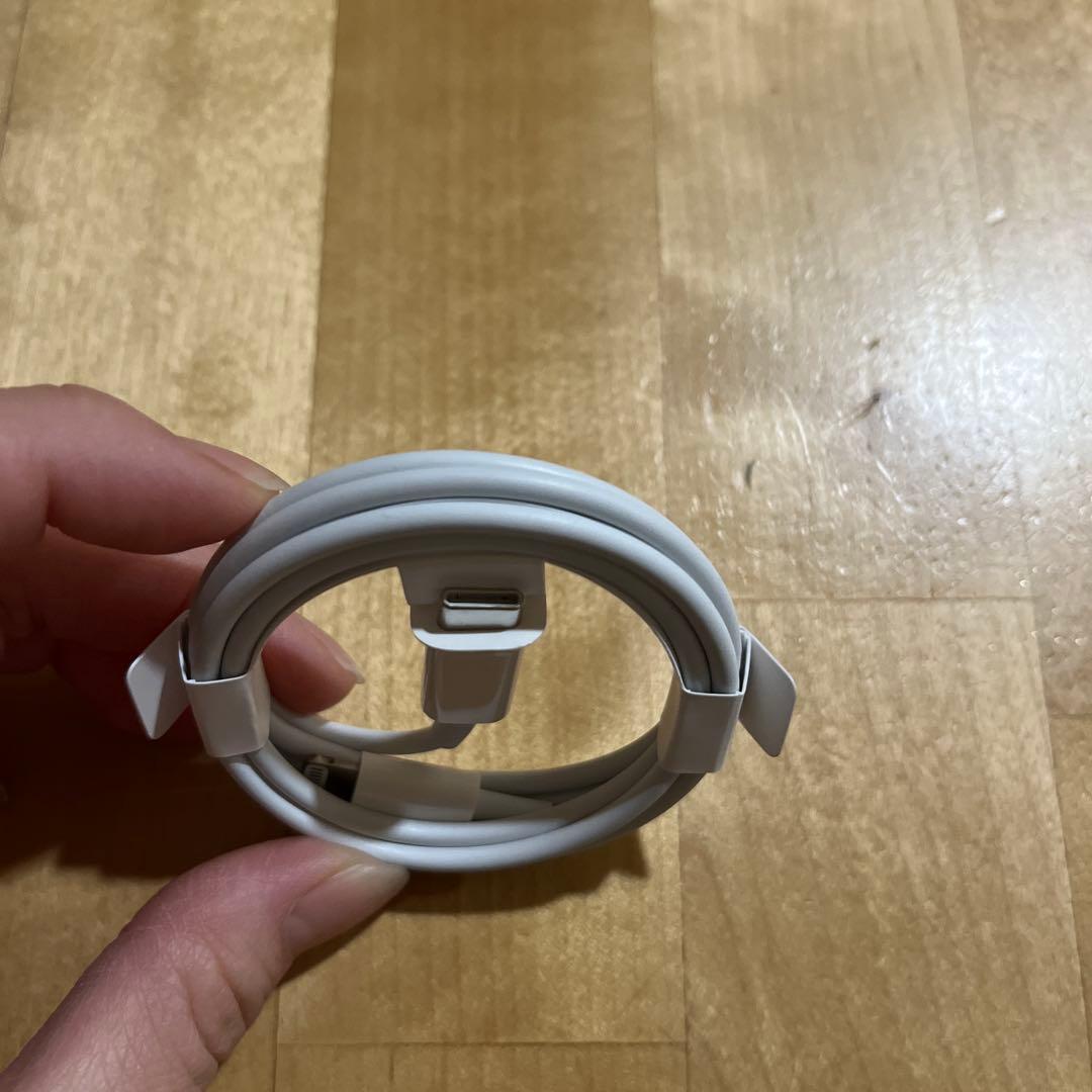 なな　AirPods Max