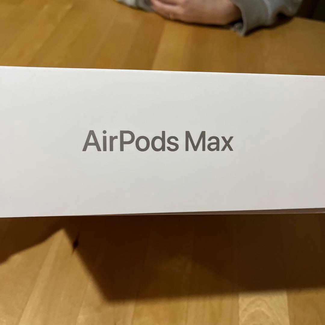 なな　AirPods Max