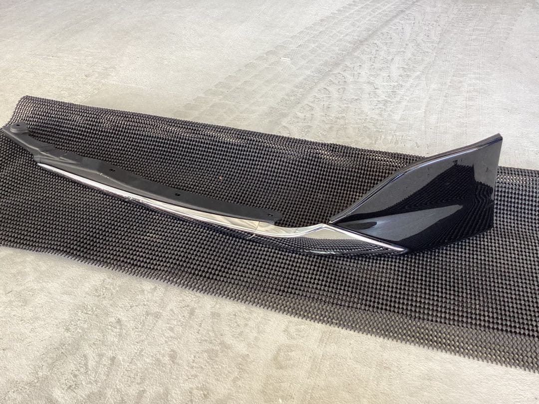 レクサス　LC モデリスタ　Fリップスポイラー