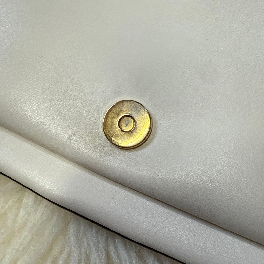 GUCCI GGロゴ ショルダーバッグ ホワイト/ブラック