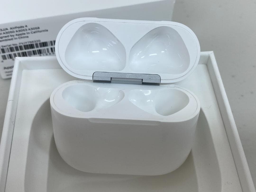 AirPods 4th Generation （第4世代） エアポッズ イヤホン