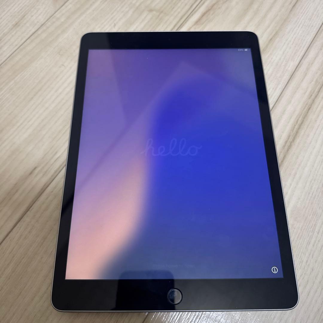 Apple iPad シルバー 本体（9世代）