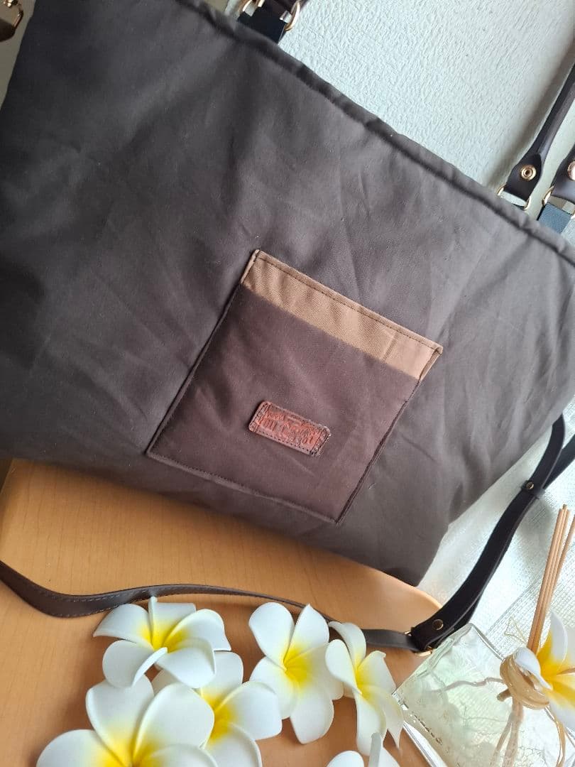 ハワイアンキルトバッグ　2WAY バス　横長　革タグチャーム付　ファスナーバッグ