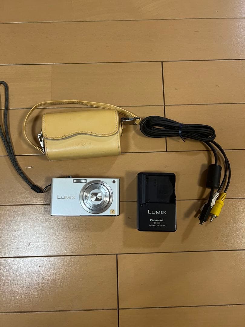 Panasonic LUMIX DMC-FX33 コンパクトデジタルカメラ