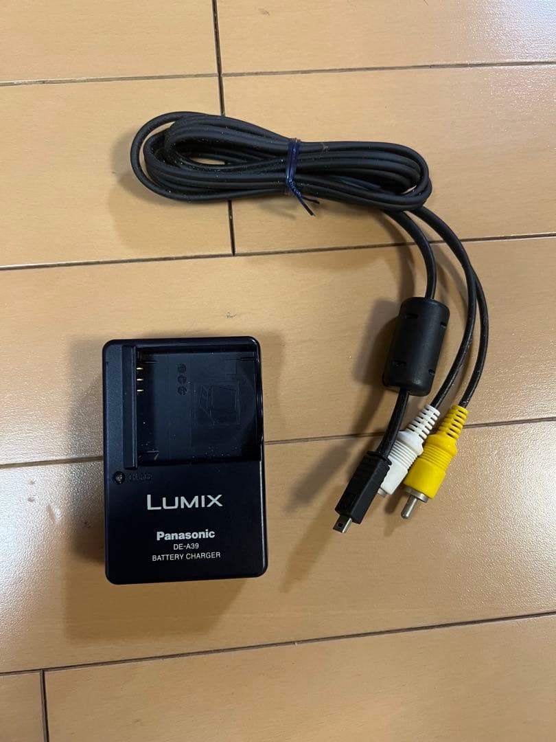 Panasonic LUMIX DMC-FX33 コンパクトデジタルカメラ