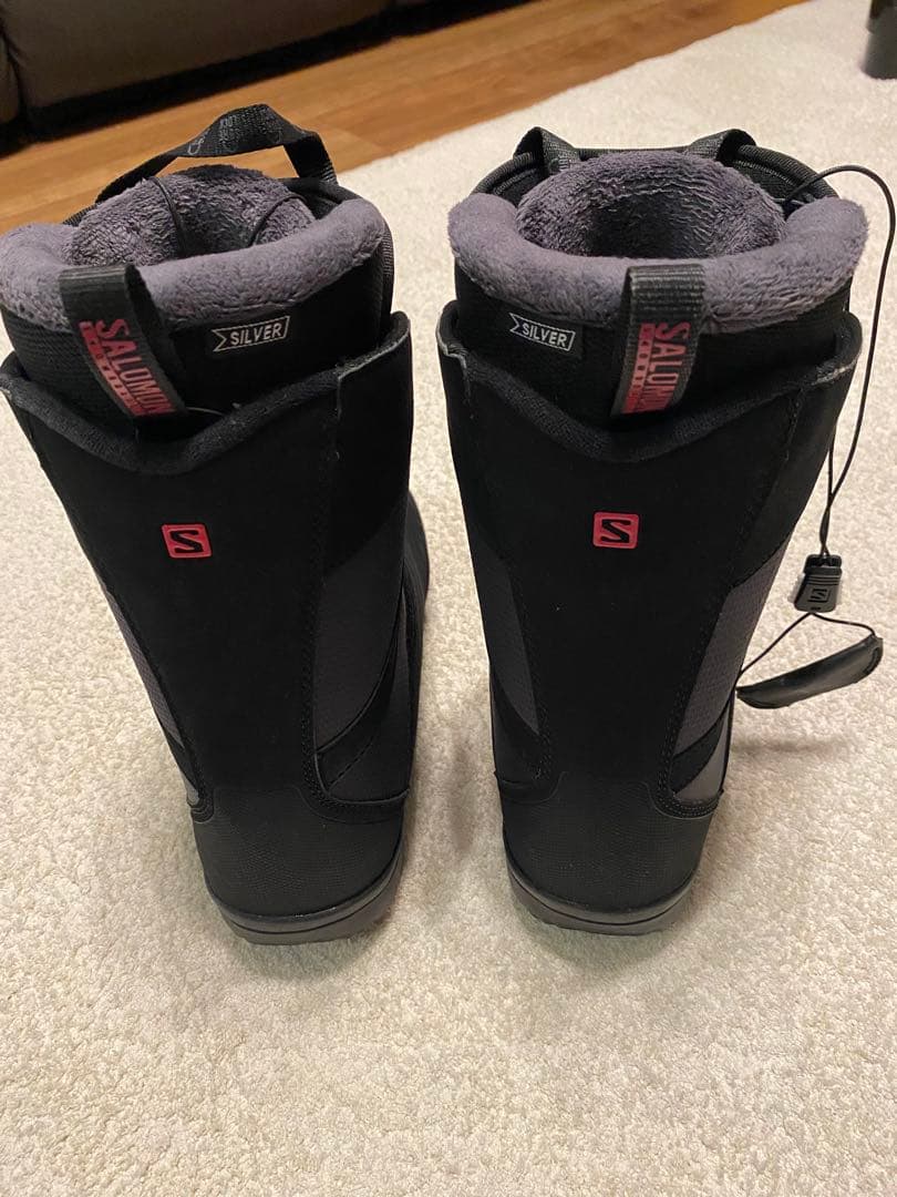 新品未使用Salomon Silver 女性用スノーボードブーツ 24.5cm