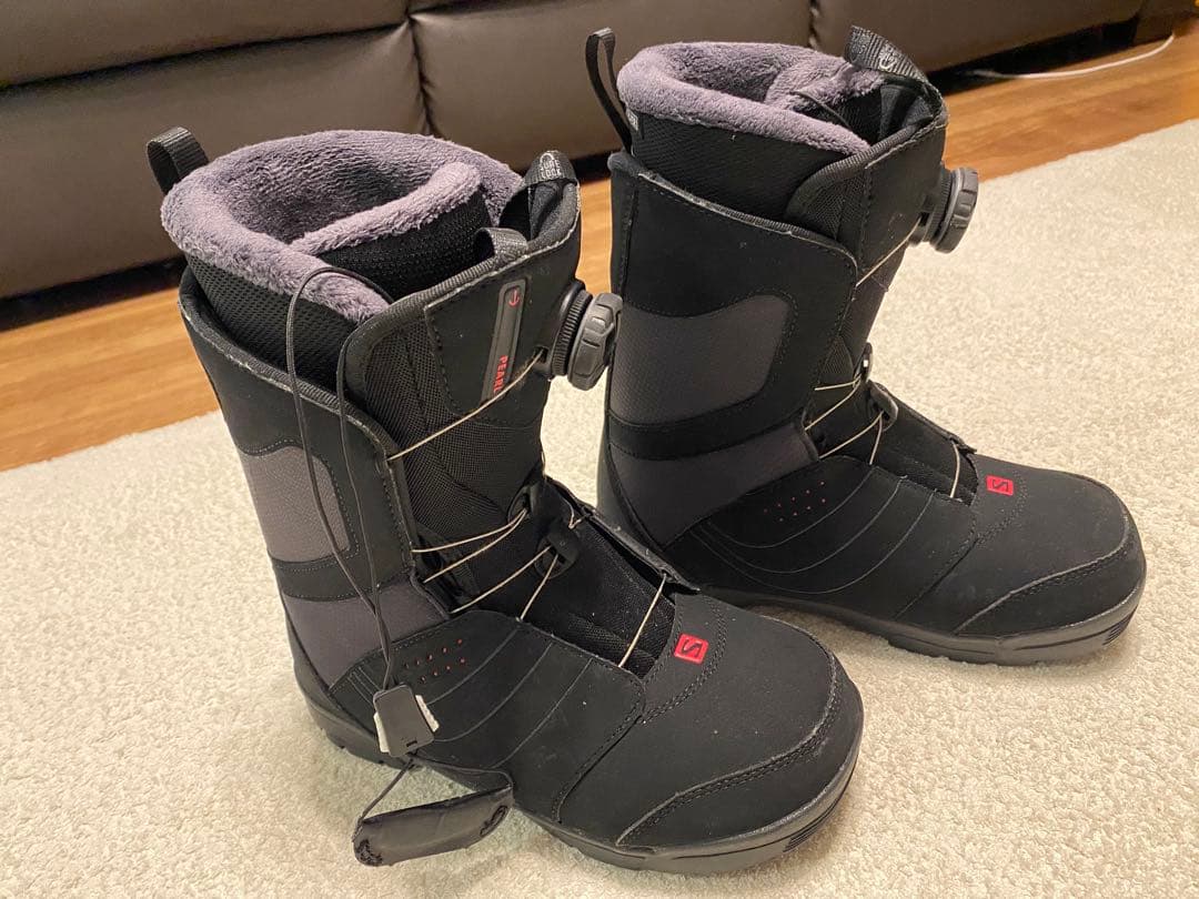 新品未使用Salomon Silver 女性用スノーボードブーツ 24.5cm