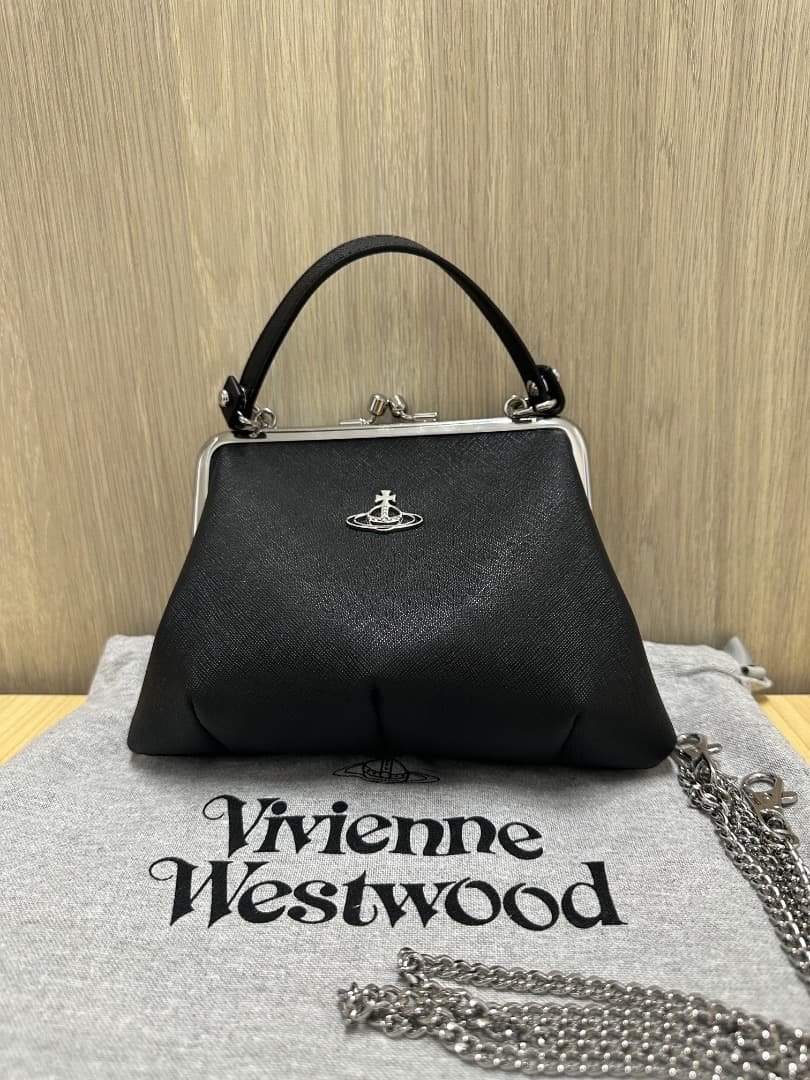 Vivienne Westwood ブラックがま口バッグ