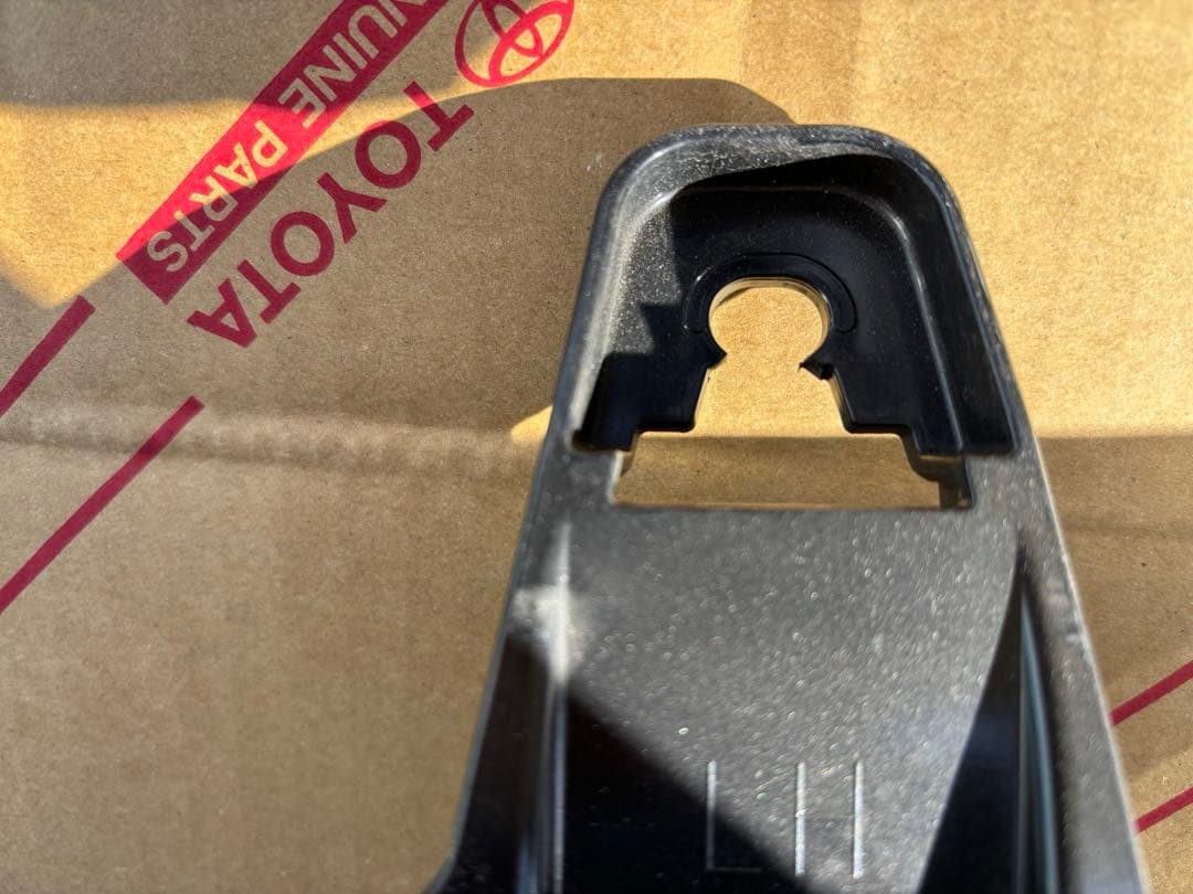 トヨタ　　ハリアー　60系前期　　フロントグリル