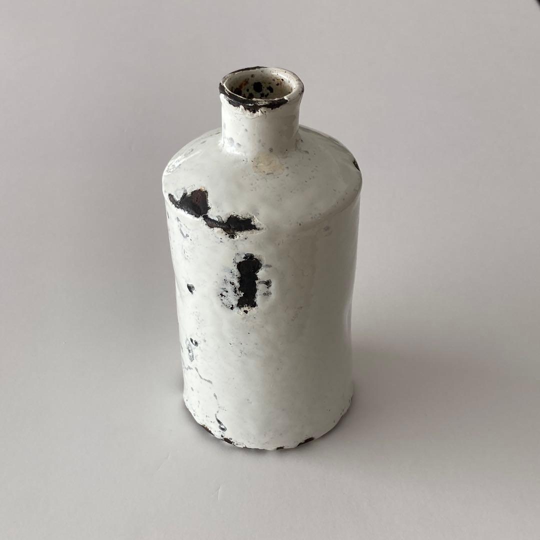 大山求 白琺瑯瓶