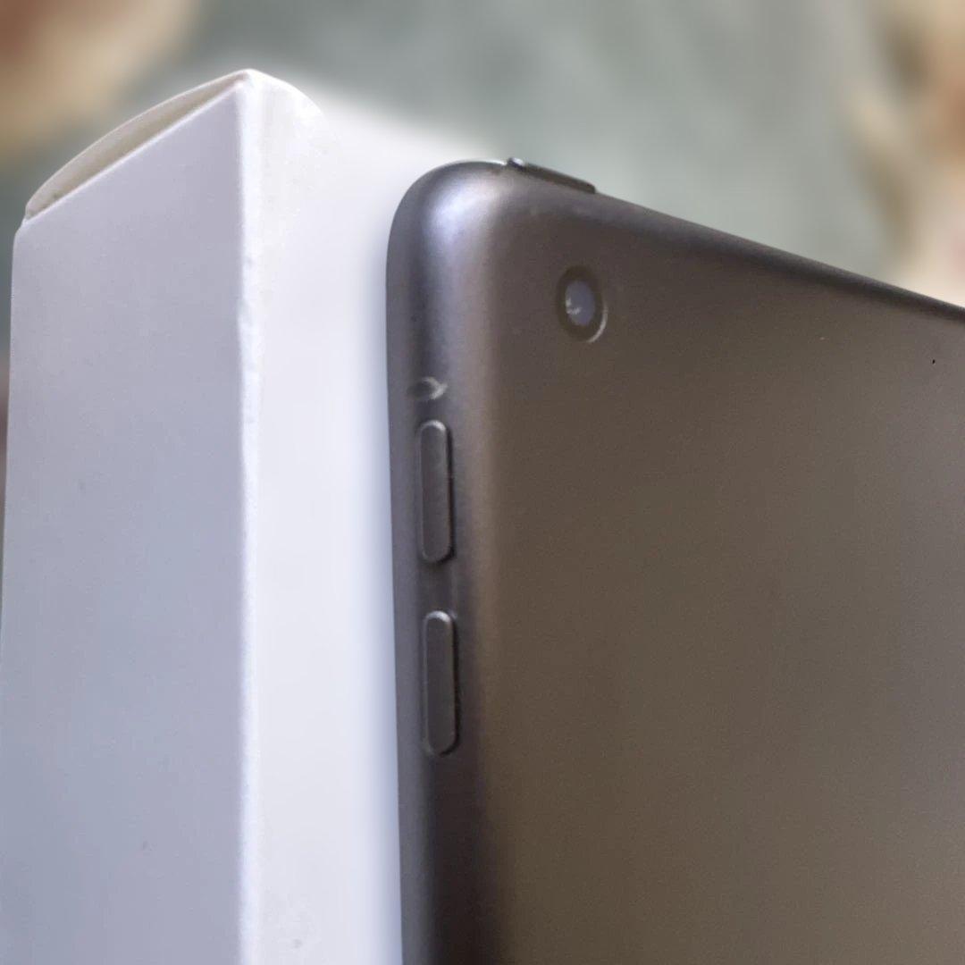 Apple iPad スペースグレー 本体 第7世代