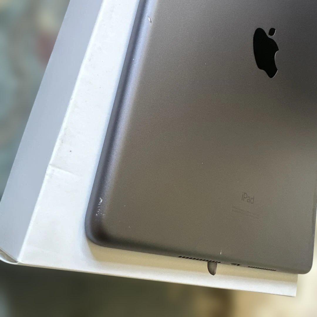 Apple iPad スペースグレー 本体 第7世代