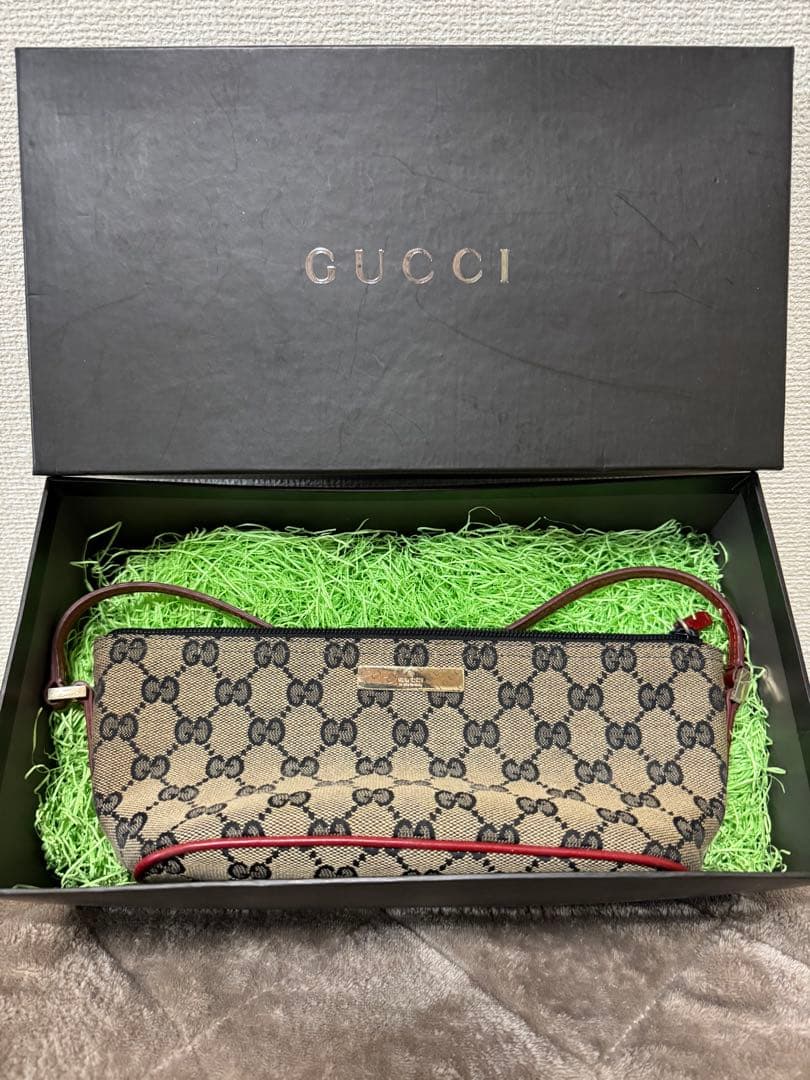 【未使用品】GUCCI GGキャンバスクラッチバッグ