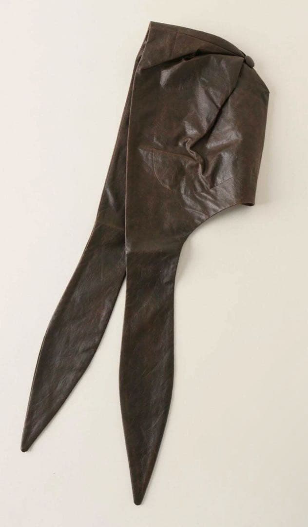 INSCRIRE(アンスクリア)Fake Leather Hoodie