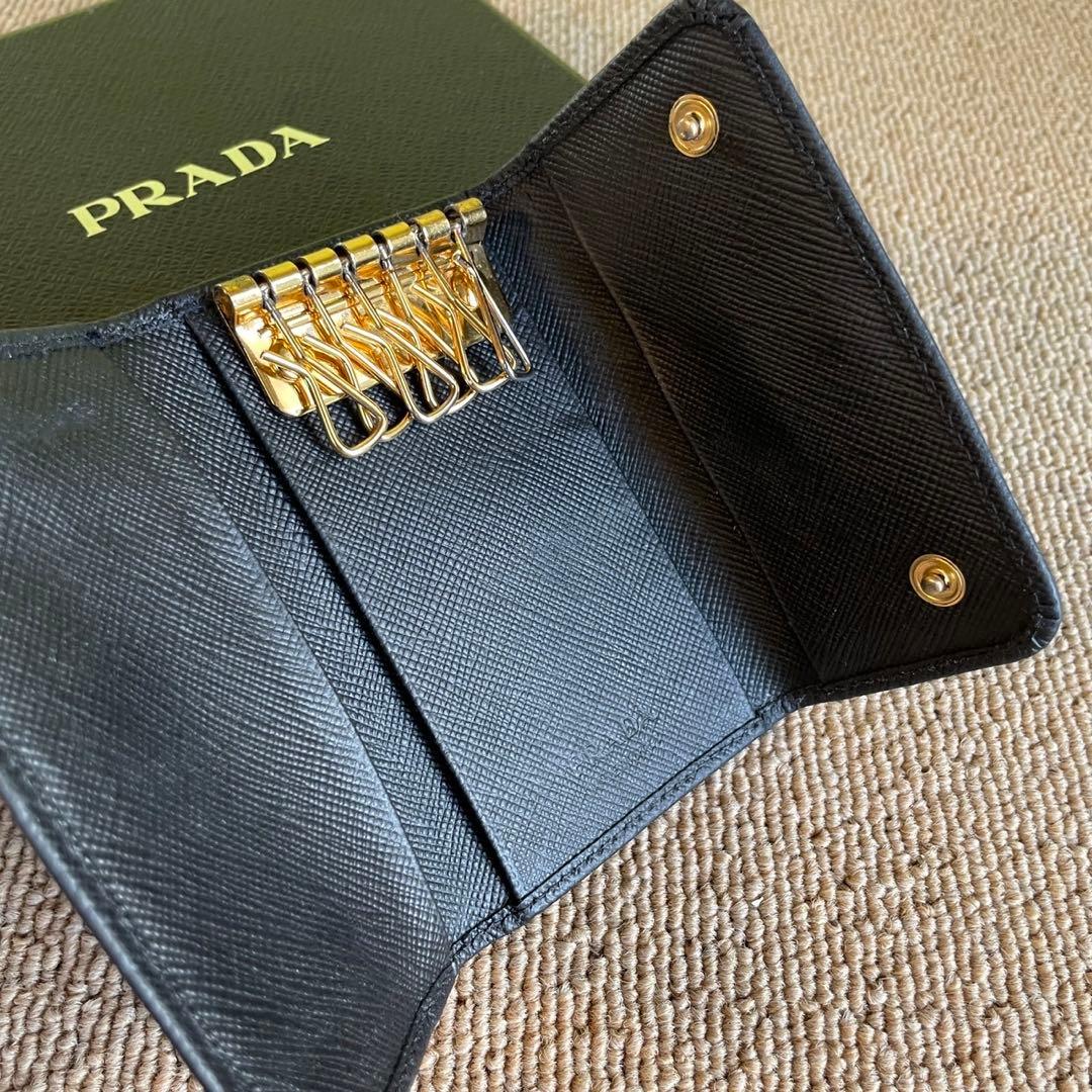 正規品❤️極美品⭐️プラダ　PRADA 男女　キーケース　ブラック　黒