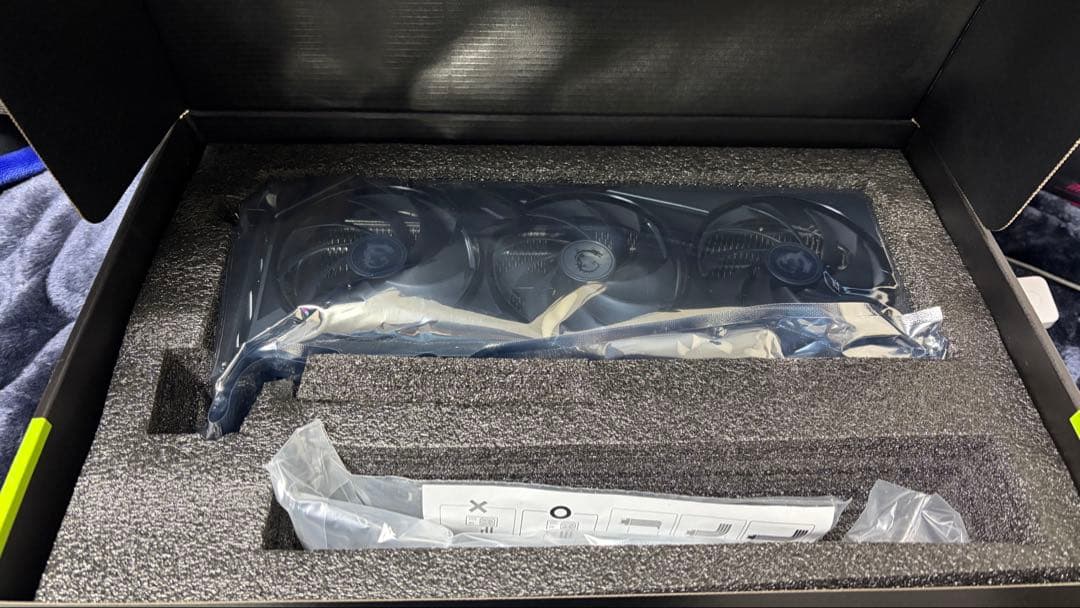 グラフィックボード・グラボ・ビデオカード MSI GeForce RTX 4080 SUPER GAMING X SLIM