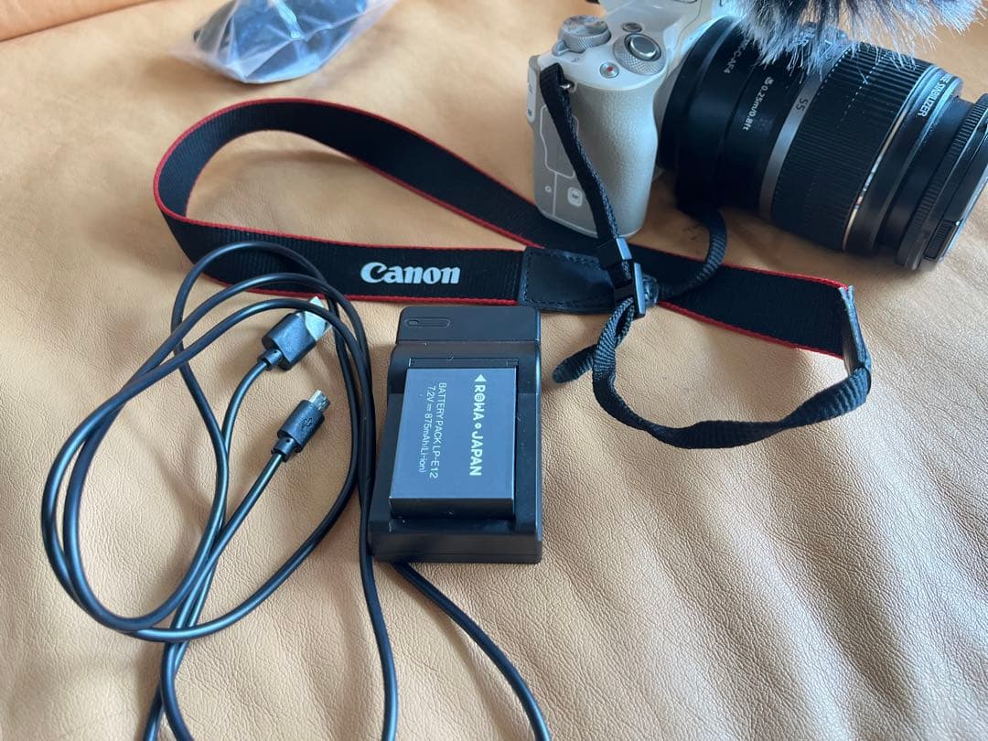 予備バッテリー付き Canon EOS kiss M 超望遠セット