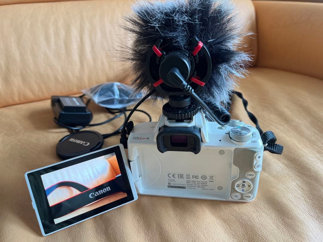 予備バッテリー付き Canon EOS kiss M 超望遠セット