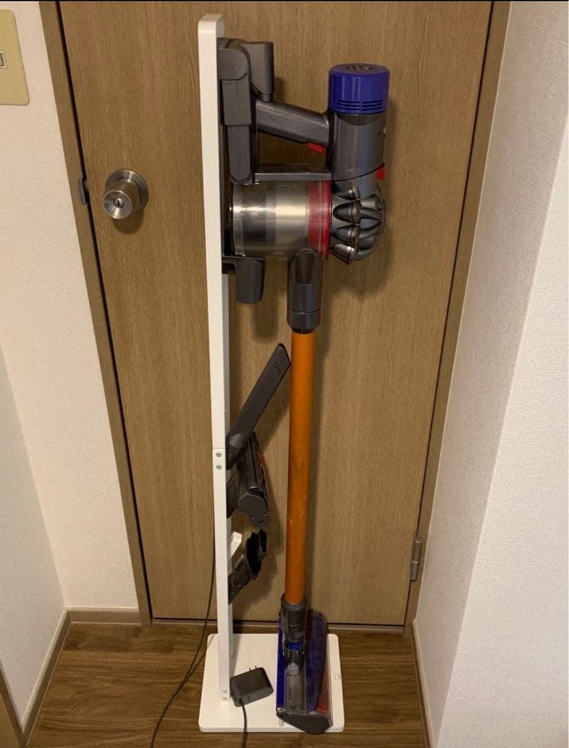 L*O様 【格安・おまけ付】dyson v8 コードレスクリーナー　山崎実業タワ