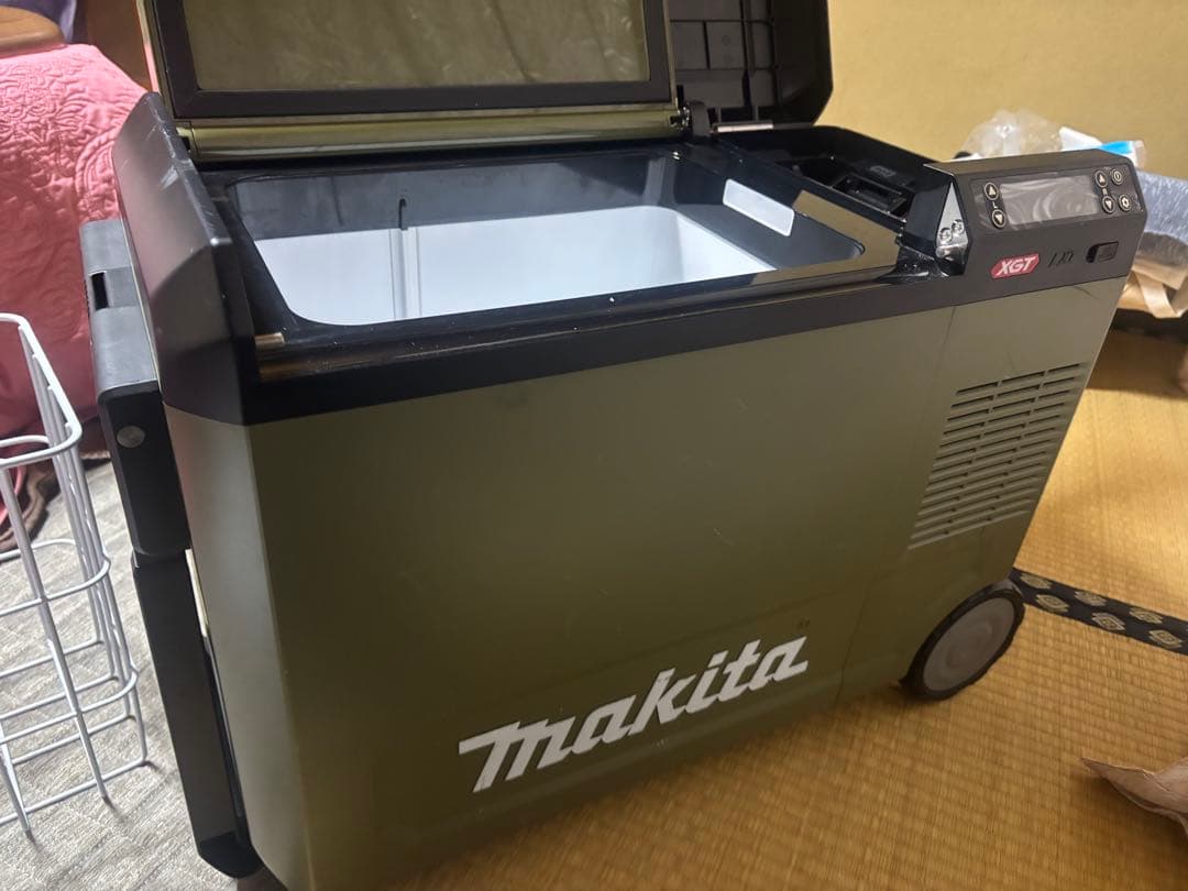 Makita XGT 冷温庫 大容量 オリーブグリーン今なら、バッテリー2個付
